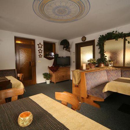 Garni Iosc Hotel Сан Вигилио ди Маребе Екстериор снимка