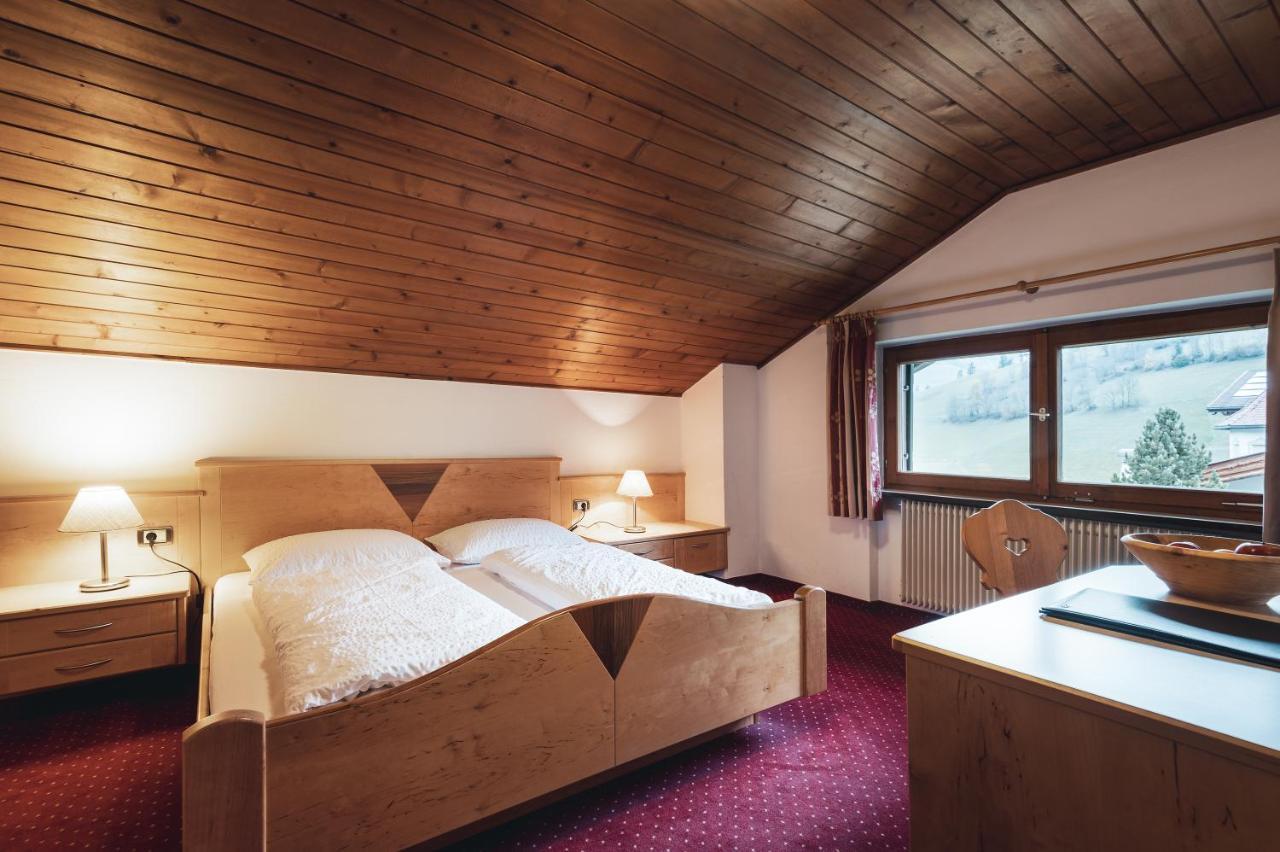 Garni Iosc Hotel Сан Вигилио ди Маребе Екстериор снимка