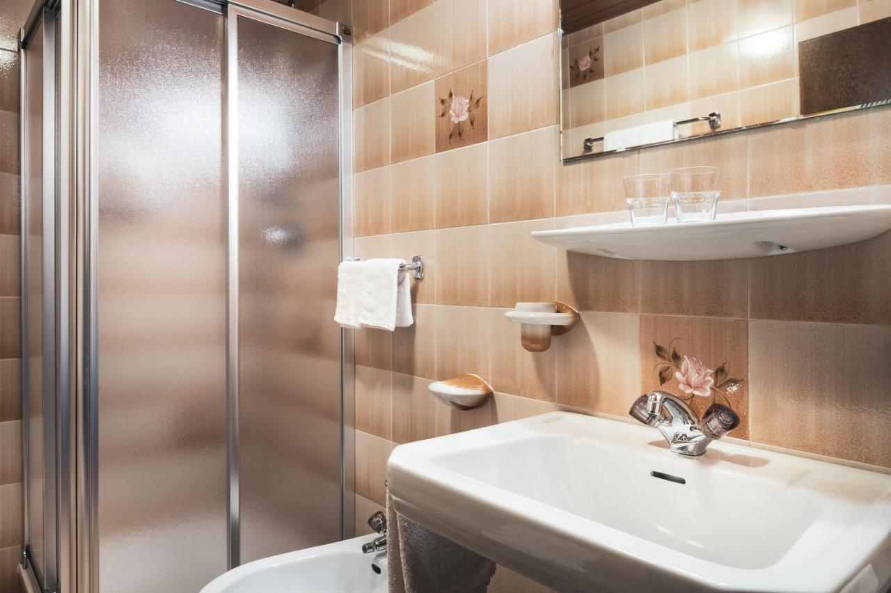 Garni Iosc Hotel Сан Вигилио ди Маребе Екстериор снимка
