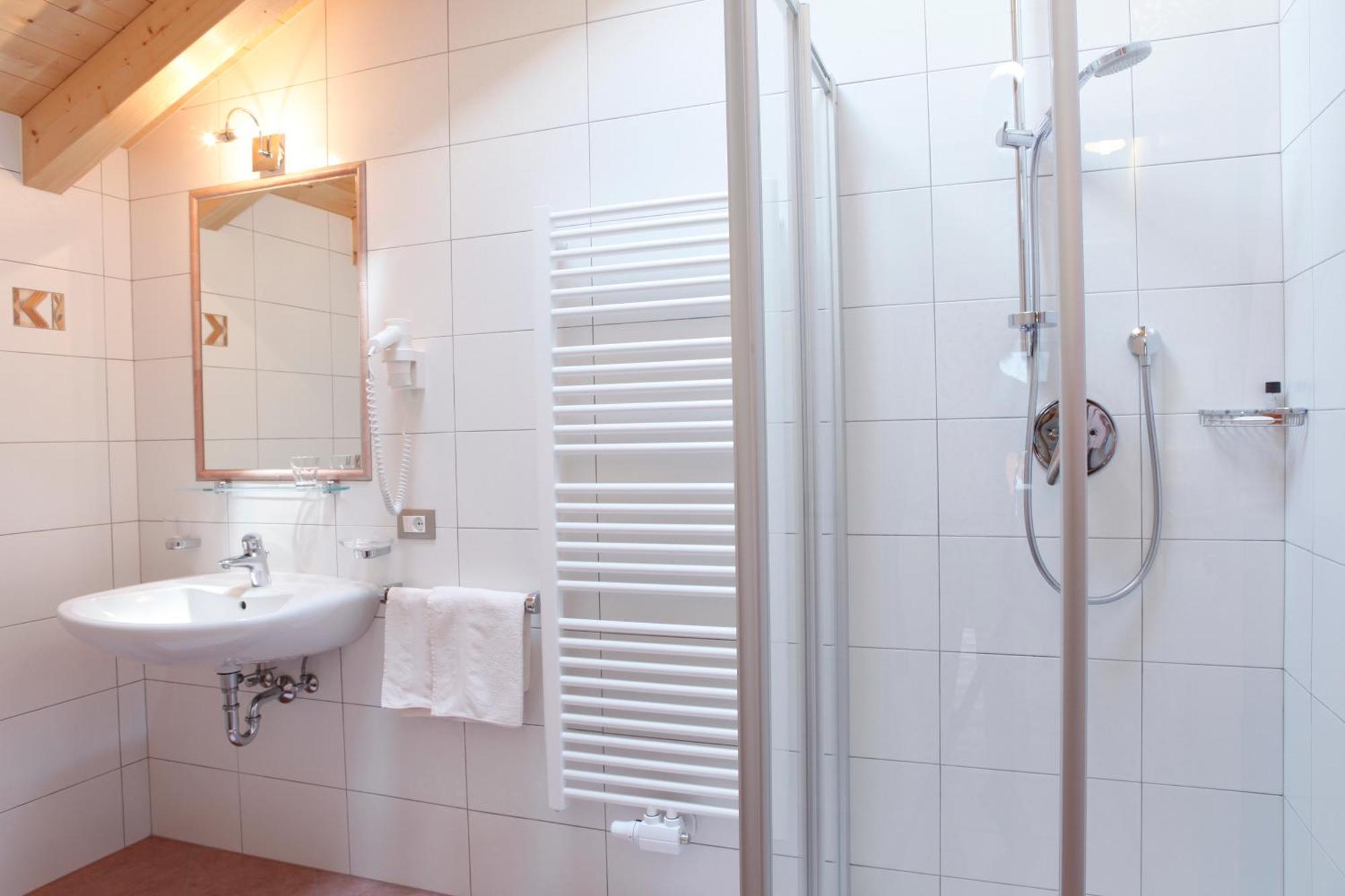 Garni Iosc Hotel Сан Вигилио ди Маребе Екстериор снимка